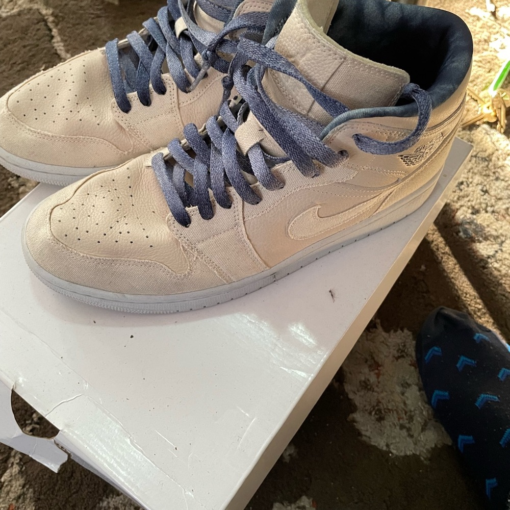 Nike Dunks - image 2